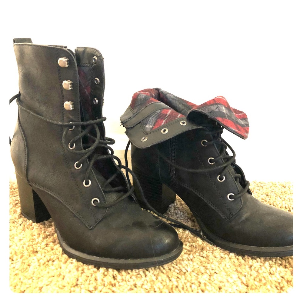 American Rag boots. Never worn size 7.5